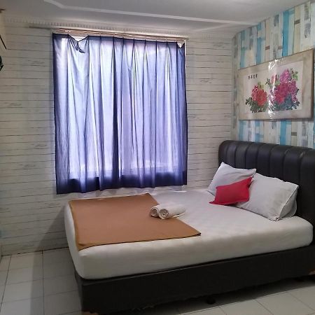 Venice Guest House Redpartner Джакарта Екстер'єр фото