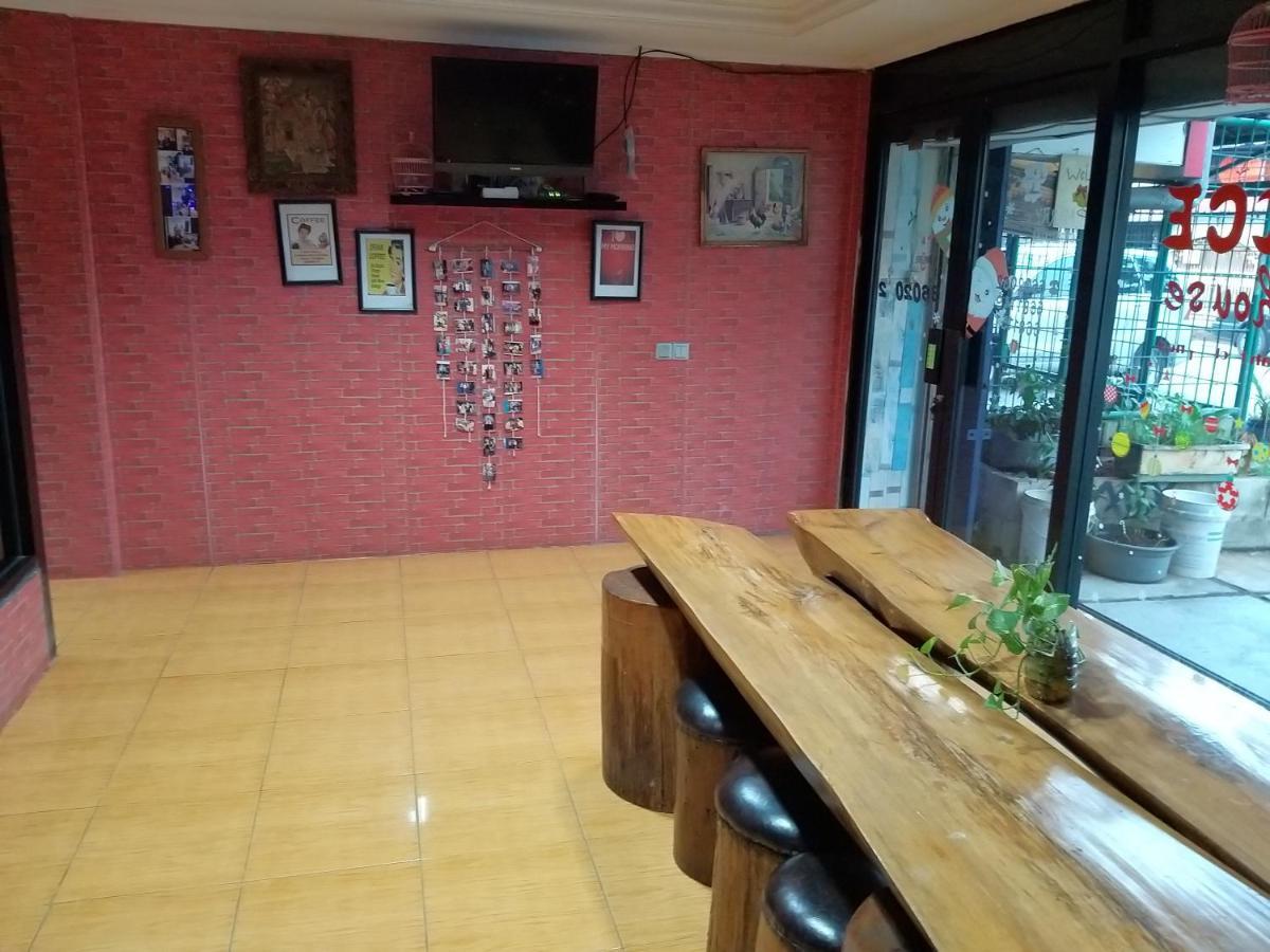 Venice Guest House Redpartner Джакарта Екстер'єр фото