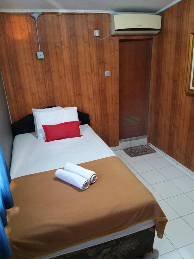 Venice Guest House Redpartner Джакарта Екстер'єр фото