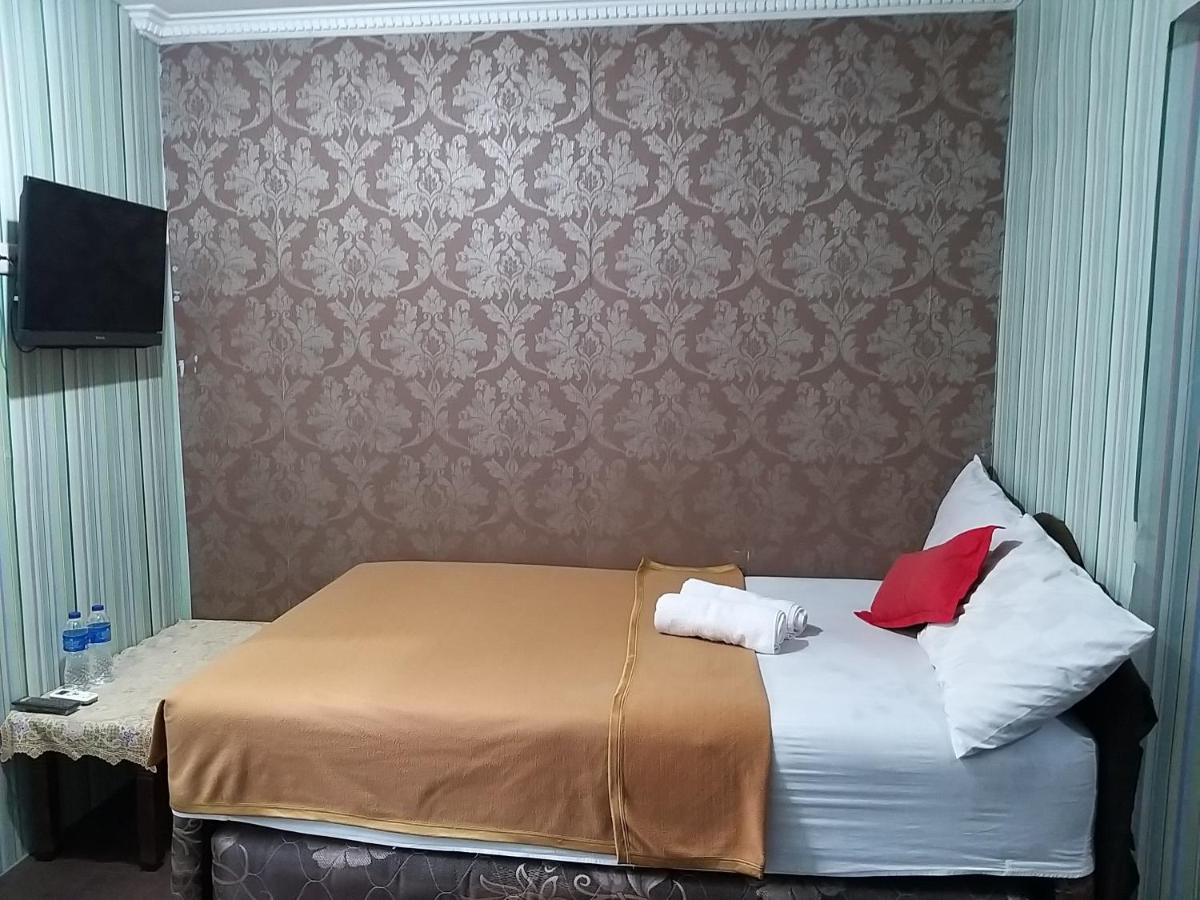 Venice Guest House Redpartner Джакарта Екстер'єр фото
