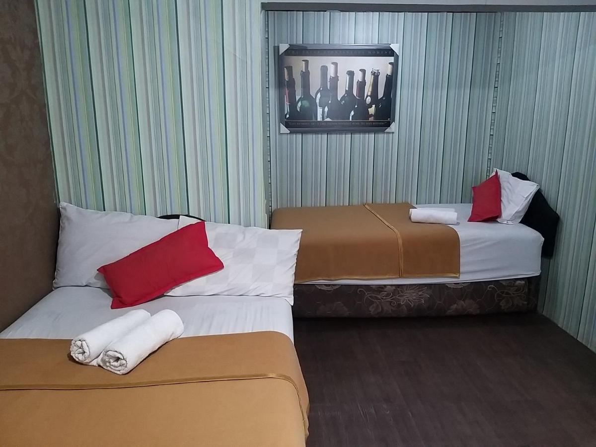 Venice Guest House Redpartner Джакарта Екстер'єр фото